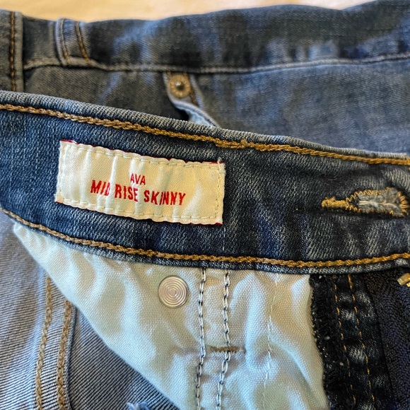 Lucky Brand ankle-length jeans. Frayed hem. Size 12 - Picture 4 of 8